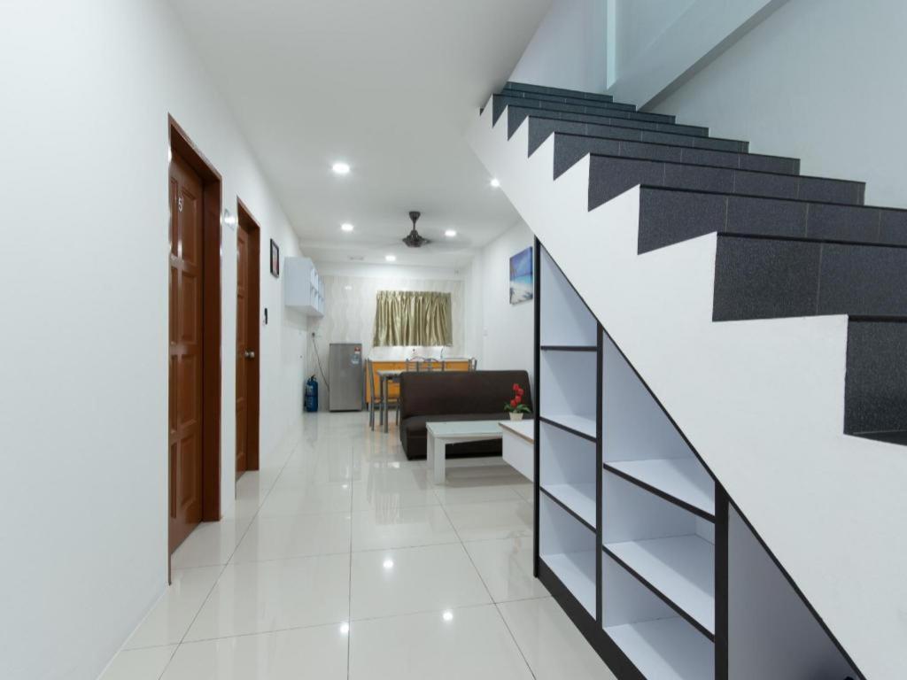 Oyo 44011 Weng Bee Guest House Kota Kinabalu Luaran gambar